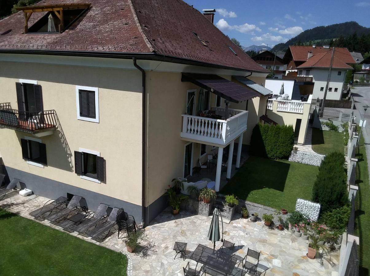 Garten- & Loggia-Appartement Herrenhaus Dellach im Drautal Exterior foto