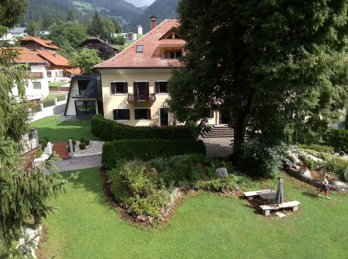 Garten- & Loggia-Appartement Herrenhaus Dellach im Drautal Exterior foto
